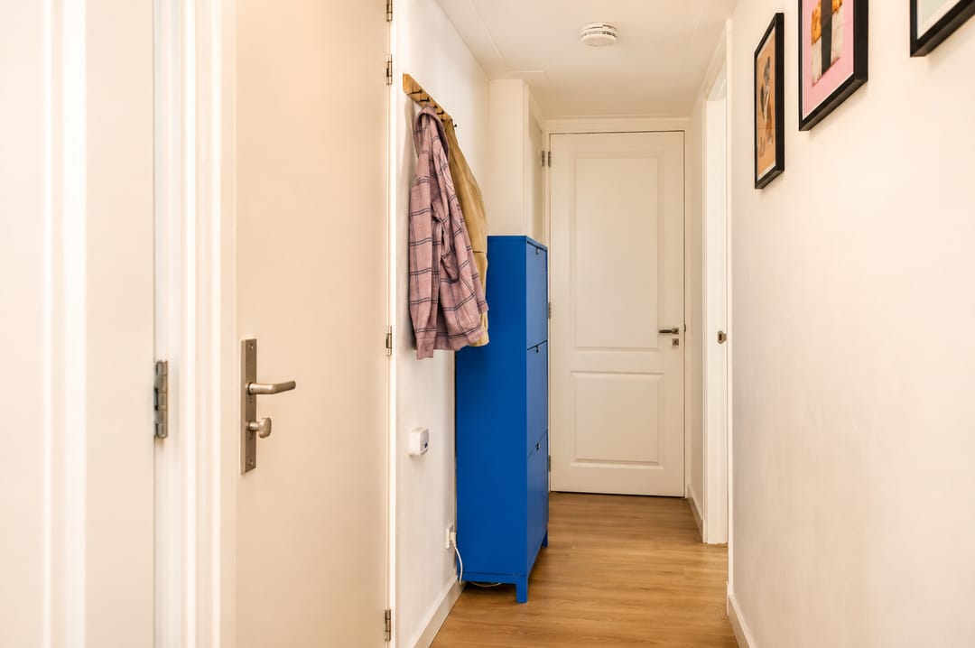 Photo 17 of Van Hogendorpstraat 64-B