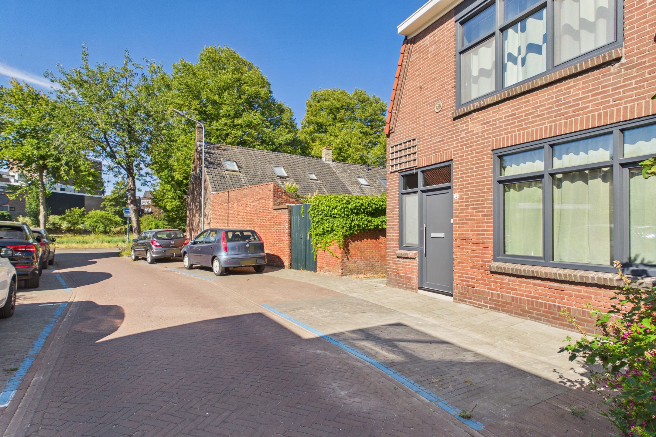 Foto 45 van Leliestraat 1
