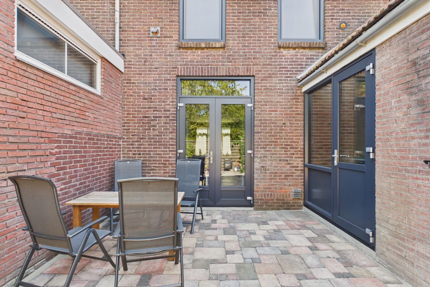 Foto 40 van Leliestraat 1