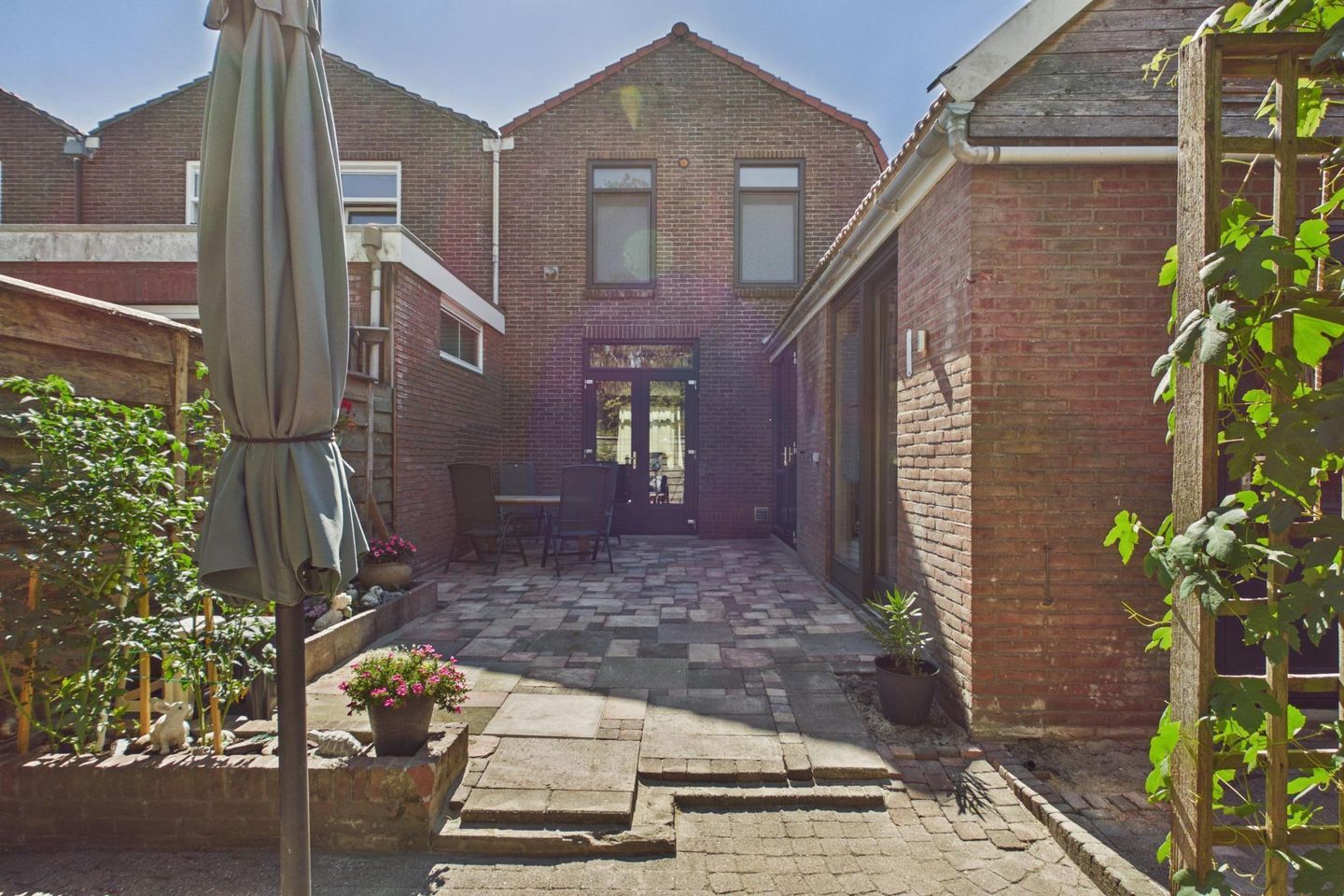 Foto 44 van Leliestraat 1