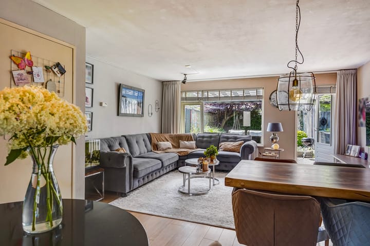 Tussenwoning te koop: Velddreef 285, Zoetermeer