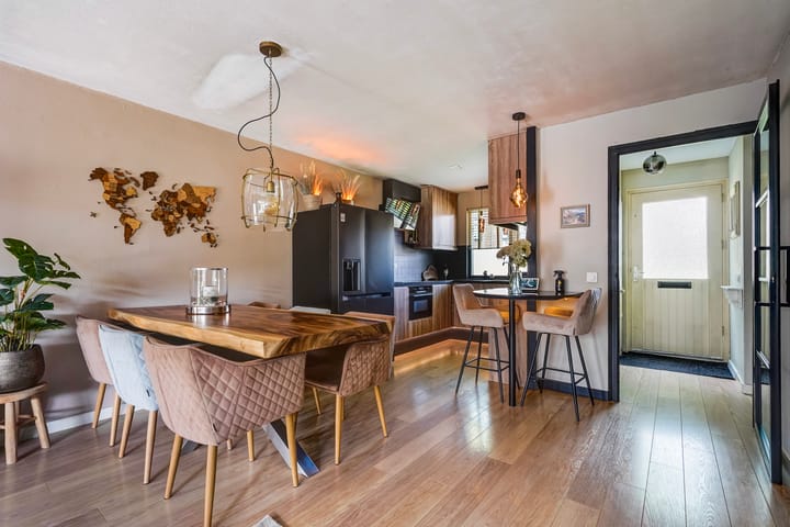 Tussenwoning te koop: Velddreef 285, Zoetermeer