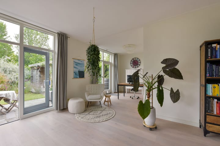 Hoekwoning te koop: John Raedeckerhof 14, Hoorn
