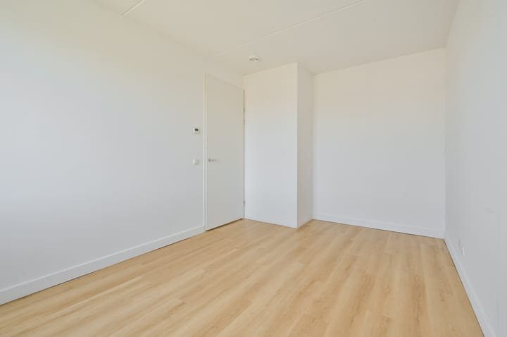 Tussenwoning te koop: Laura Bassihof 90, Almere