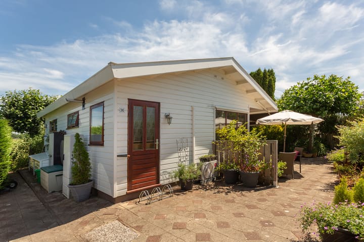 Vrijstaande woning te koop: Vlietpark 36, Leiden