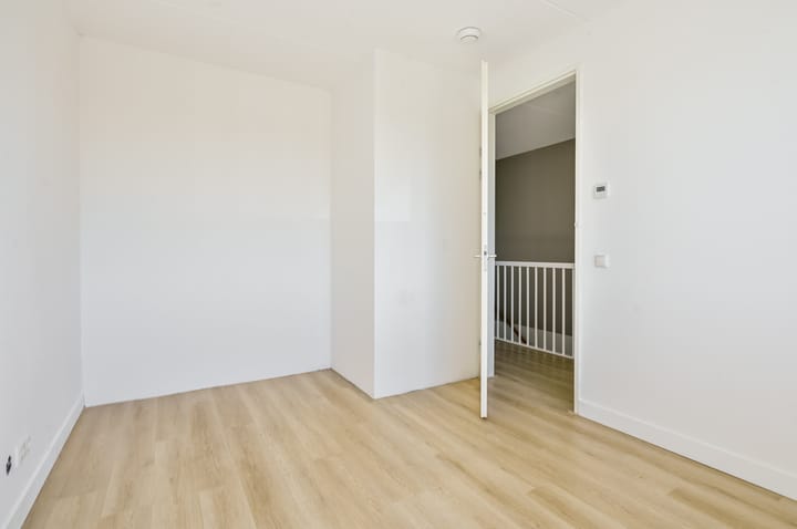 Tussenwoning te koop: Laura Bassihof 90, Almere