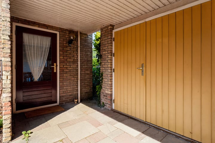 Tussenwoning te koop: Vondellaan 93, Zevenaar