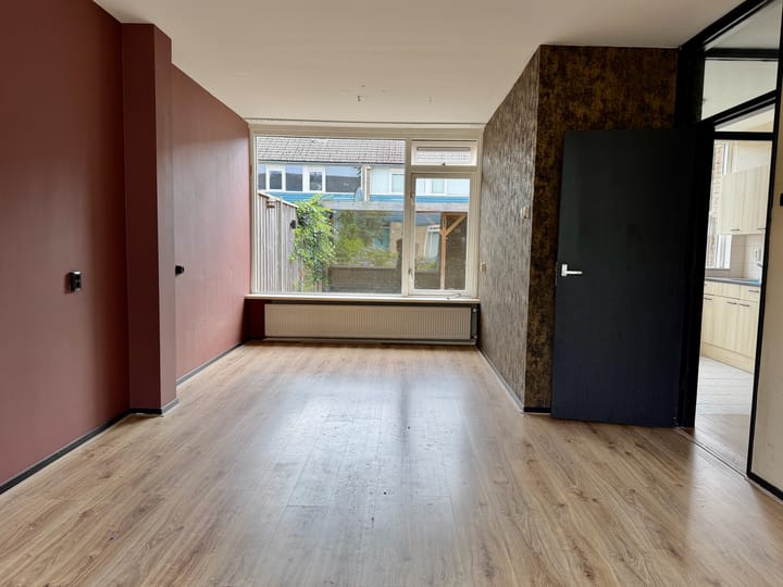 Tussenwoning te koop: Zuilenburg 3, Almelo