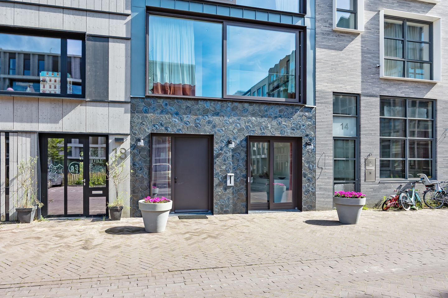 Photo 5 of Nydia Ecurystraat 16