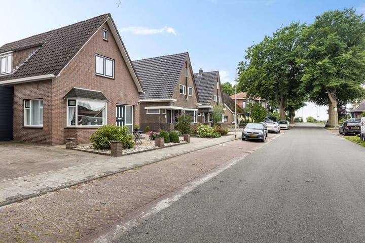 Twee-onder-één-kap te koop: Stationsstraat 5A, Musselkanaal