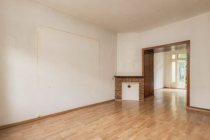 Appartement te koop: Paramariboplein 22, Amsterdam