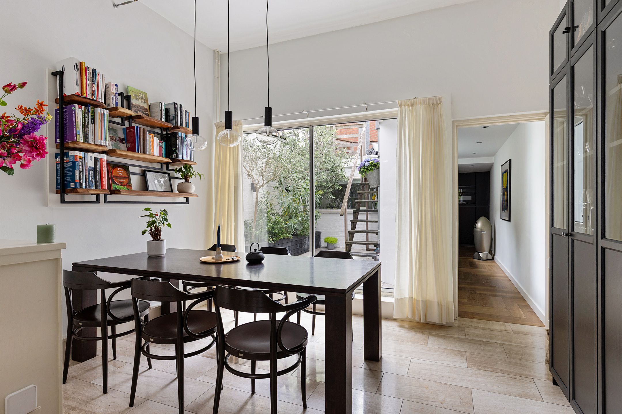 Photo 9 of Westerhavenstraat 21