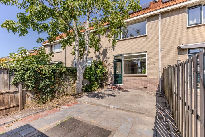 Tussenwoning te koop: Meidoornstraat 72, Zaandam