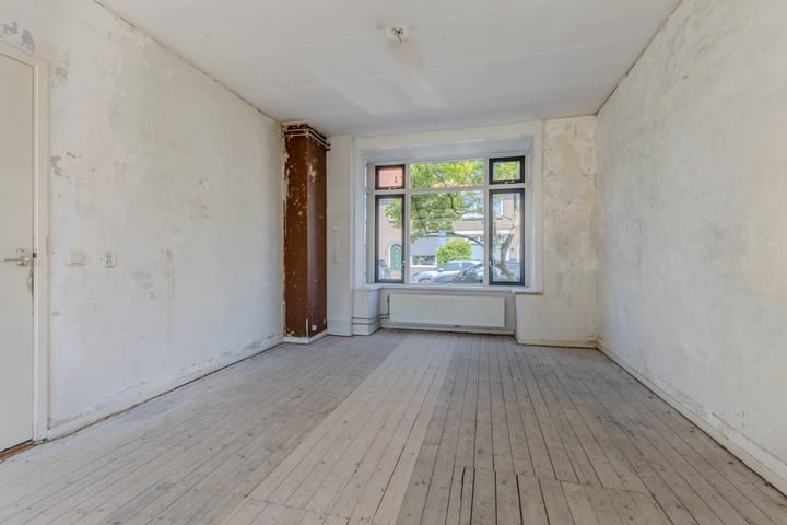 Tussenwoning te koop: Meidoornstraat 72, Zaandam