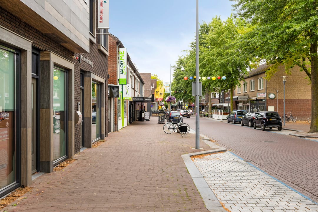 Photo 61 of Raadhuisstraat 144