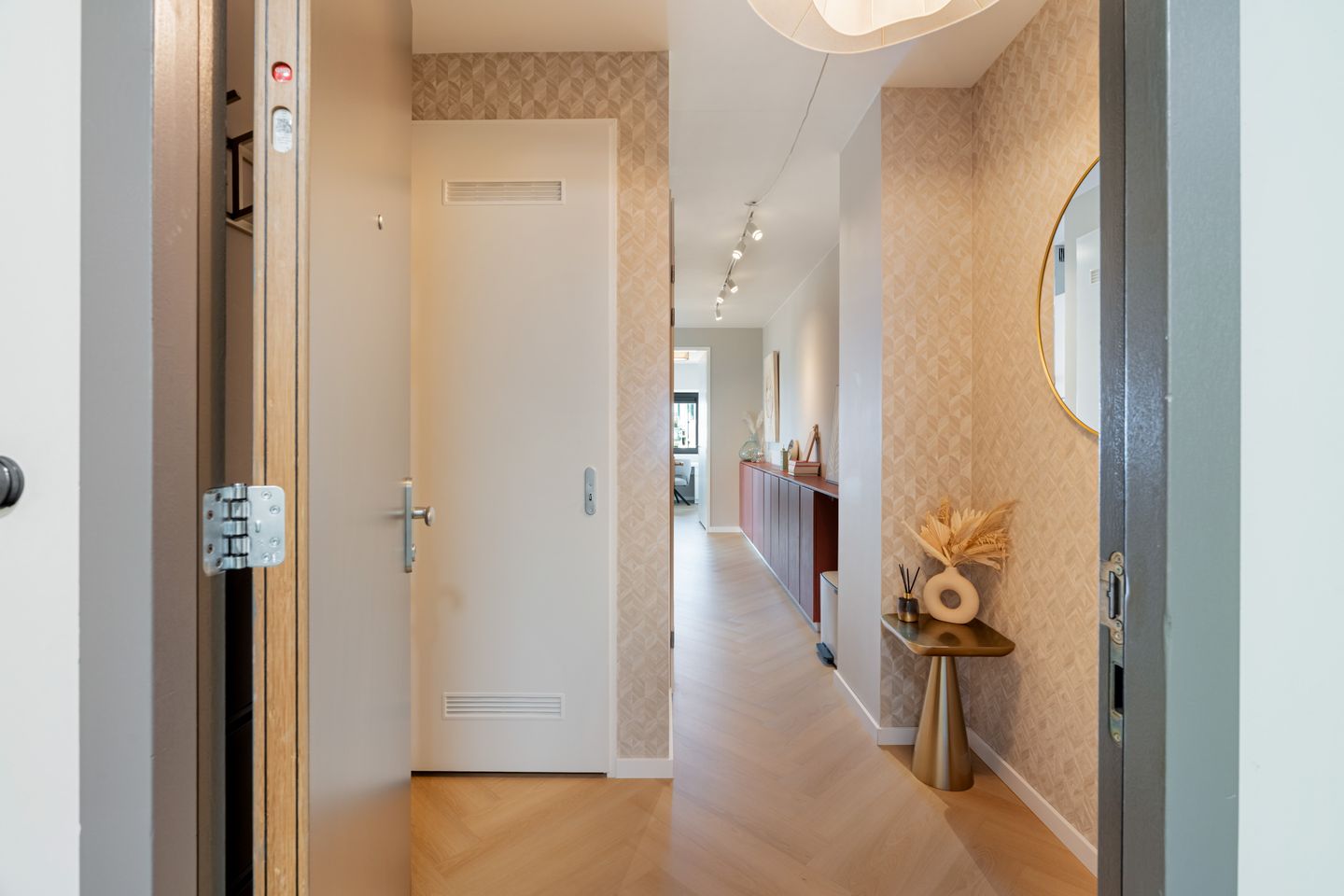 Photo 10 of Burgemeester Elsenlaan 323-F602