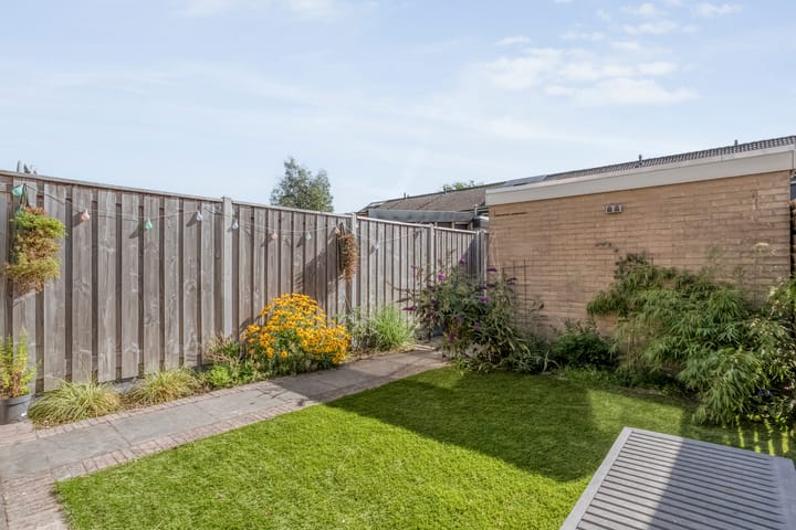 Tussenwoning te koop: Hesselterbrink 216, Emmen