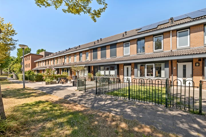 Tussenwoning te koop: Jozef Israëlslaan 13, Almere