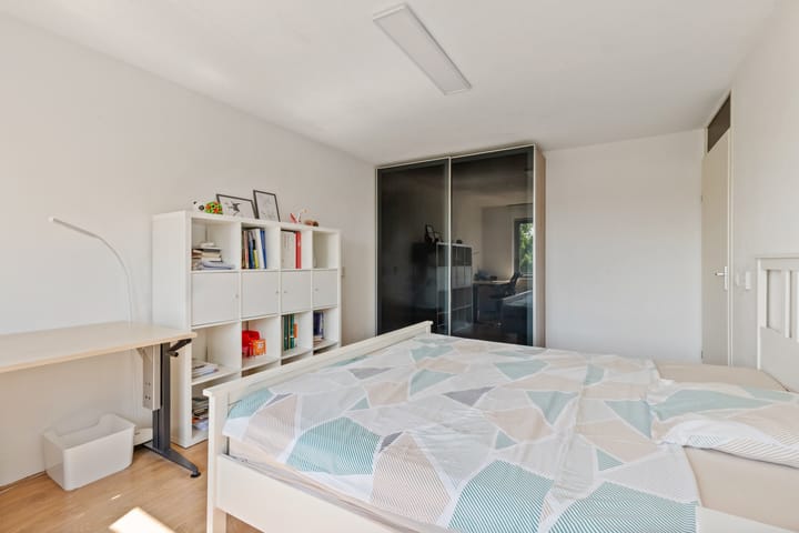 Tussenwoning te koop: Sisleystraat 28, Almere
