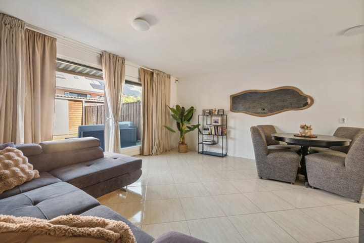 Tussenwoning te koop: Jozef Israëlslaan 13, Almere