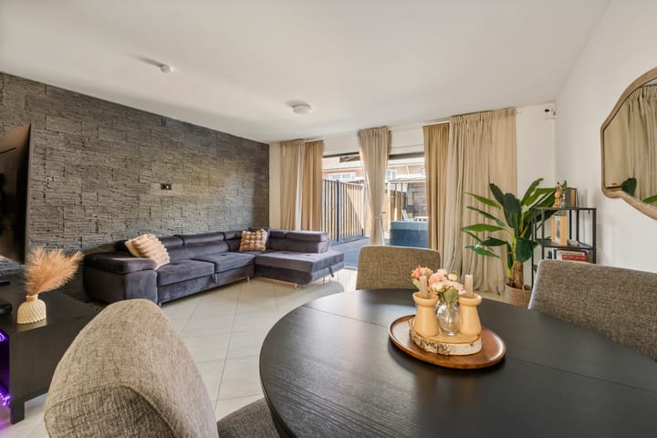 Tussenwoning te koop: Jozef Israëlslaan 13, Almere