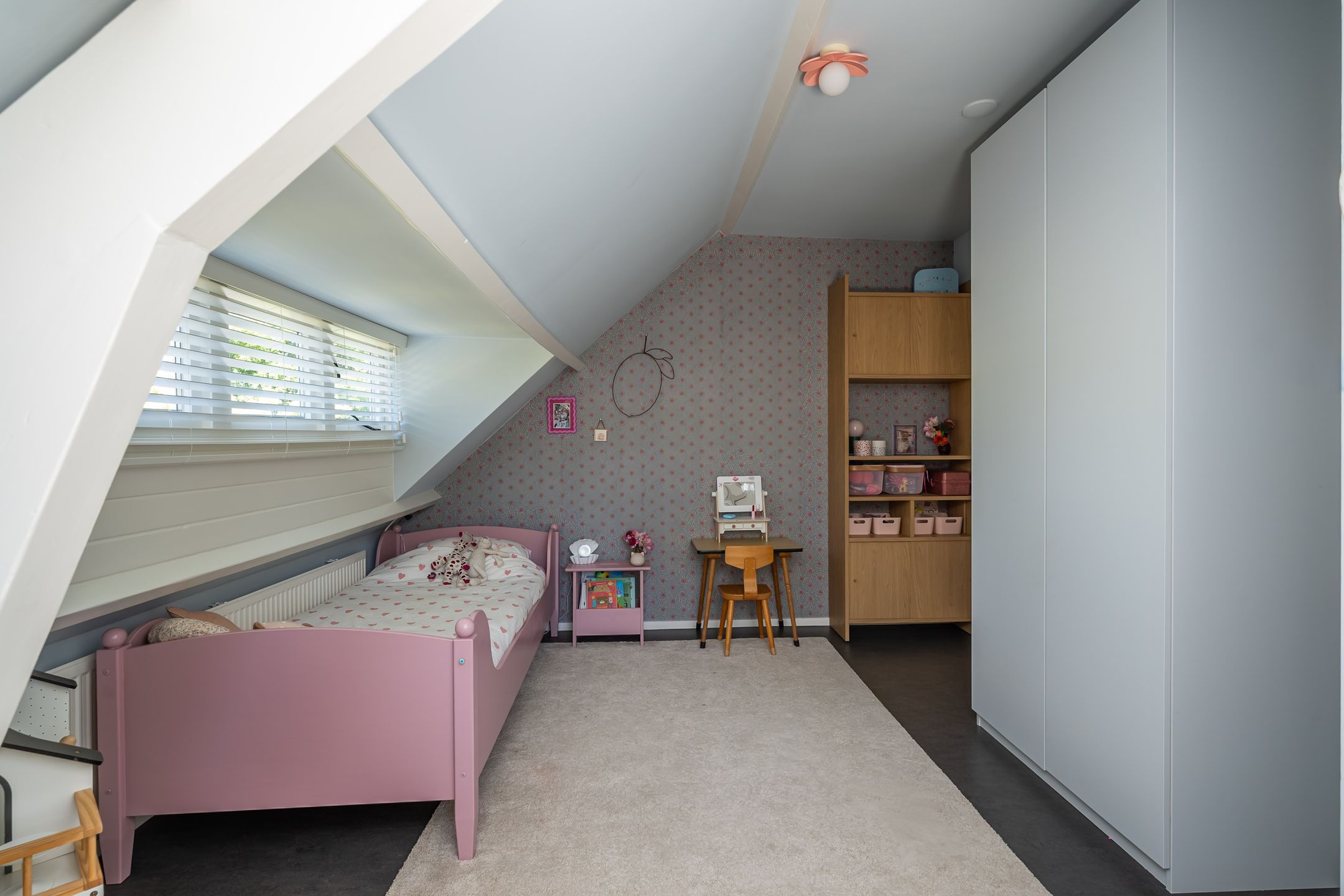 Photo 54 of Van der Helstlaan 29