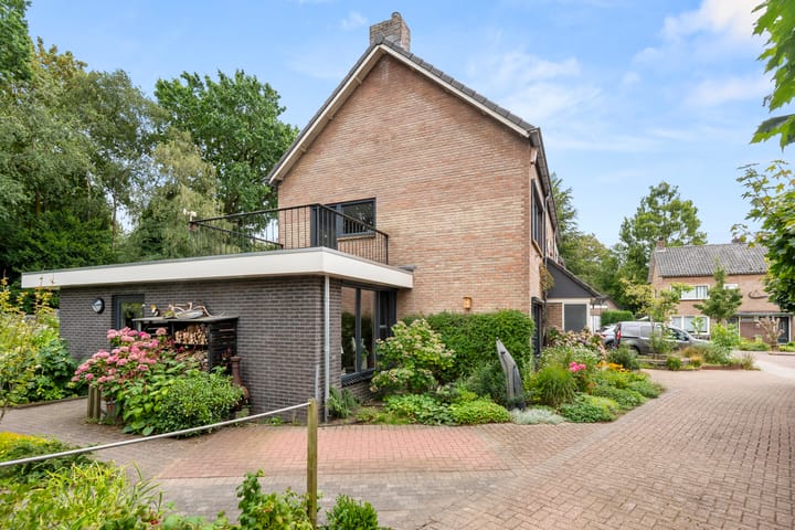 Hoekwoning te koop: Molenkamp 25, Bennekom