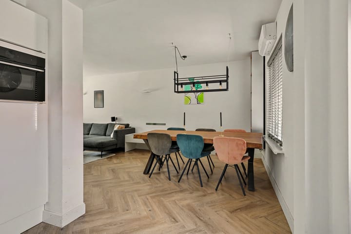 Tussenwoning te koop: Thomas van Aquinostraat 30, Tilburg