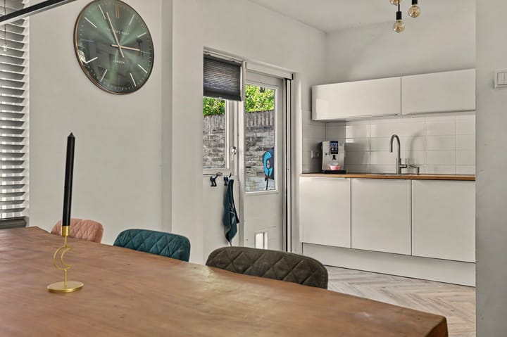 Tussenwoning te koop: Thomas van Aquinostraat 30, Tilburg