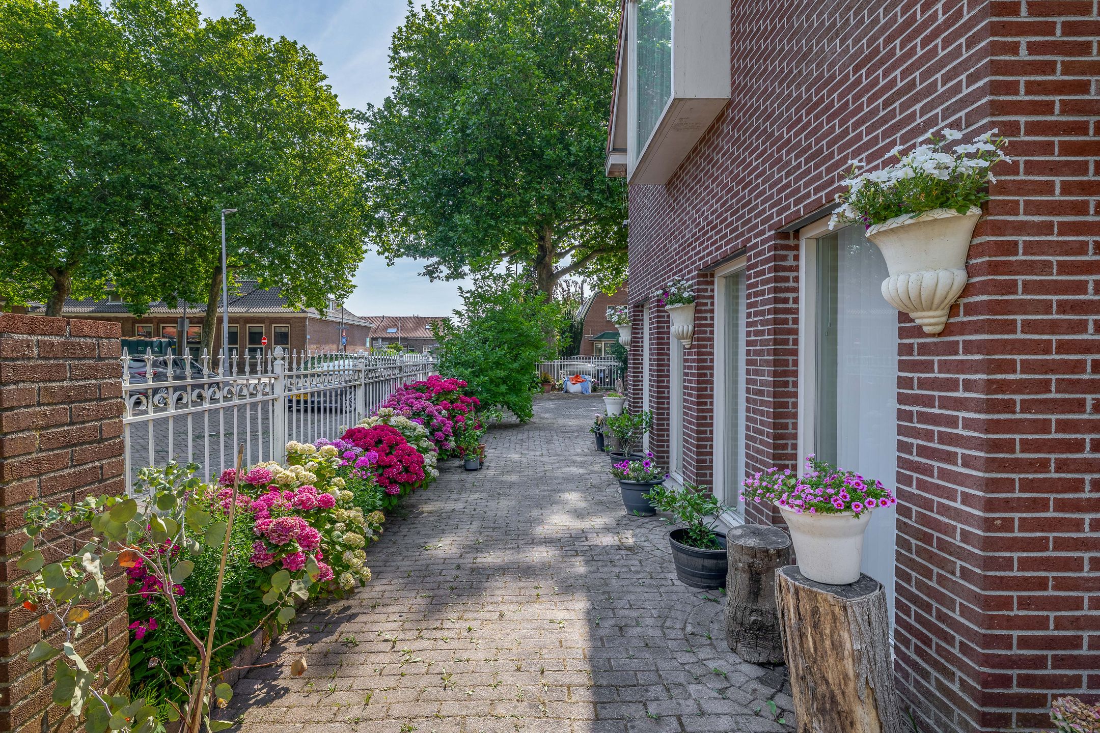 Photo 36 of Koninginneweg 4
