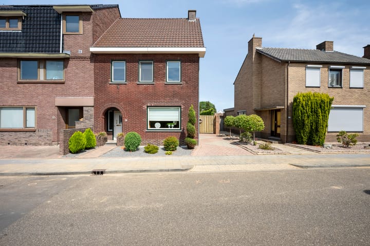 Hoekwoning te koop: Achter de Hoven 67, Buchten