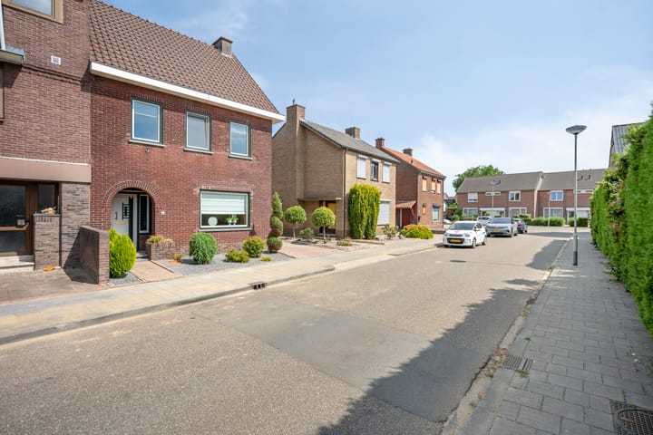 Hoekwoning te koop: Achter de Hoven 67, Buchten
