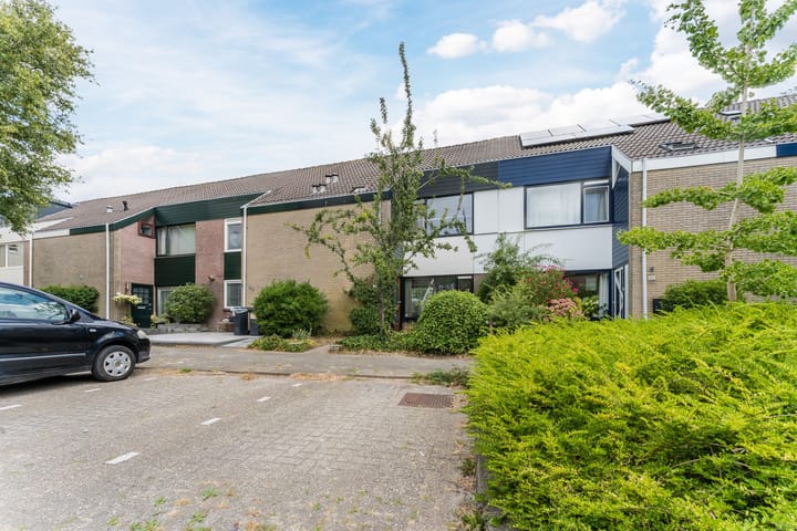 Tussenwoning te koop: Gandhistraat 158, Hoofddorp