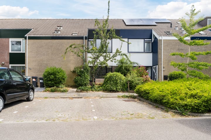 Tussenwoning te koop: Gandhistraat 158, Hoofddorp