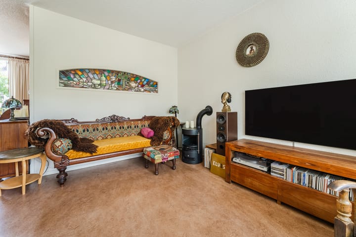 Tussenwoning te koop: Gandhistraat 158, Hoofddorp