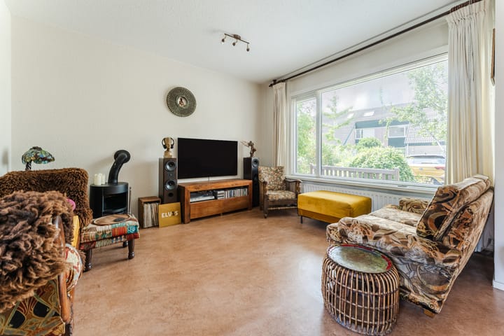 Tussenwoning te koop: Gandhistraat 158, Hoofddorp