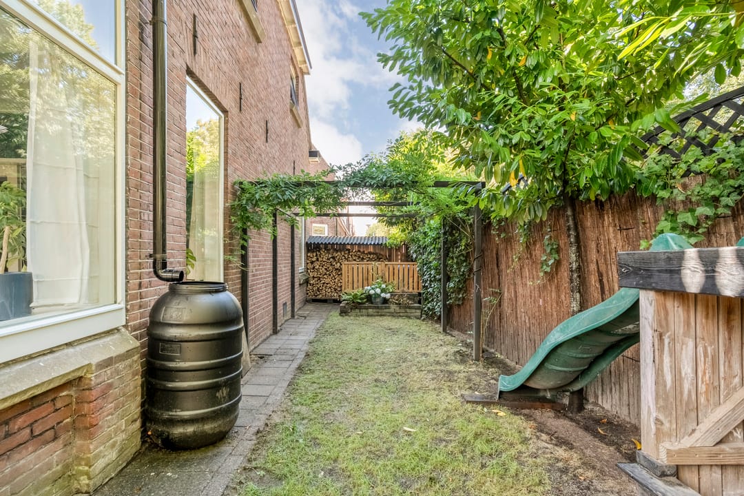 Photo 43 of Trompstraat 1