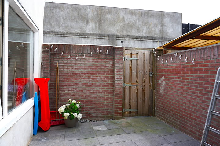 Tussenwoning te koop: Langeweg 7, Bergen Op Zoom