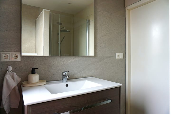 Tussenwoning te koop: Langeweg 7, Bergen Op Zoom