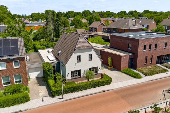 Twee-onder-één-kap te koop: Vrakkerstraat 26, Weert