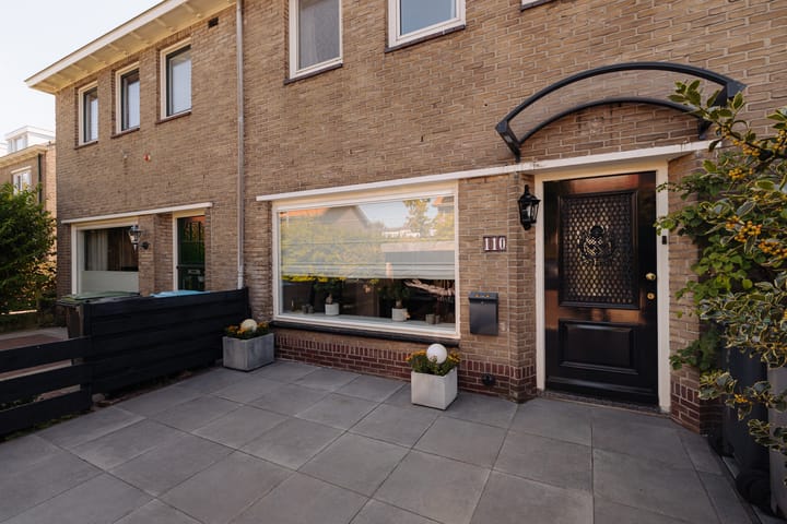 Tussenwoning te koop: Middelweg 110, Wassenaar