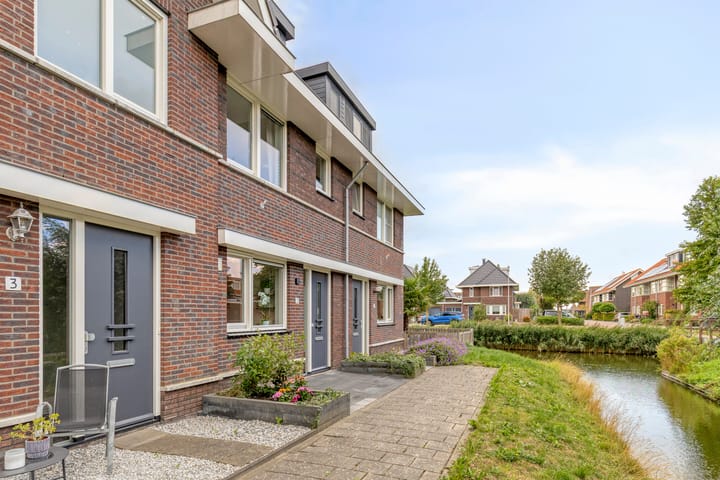 Tussenwoning te koop: Zilverreiger 2, Leimuiden