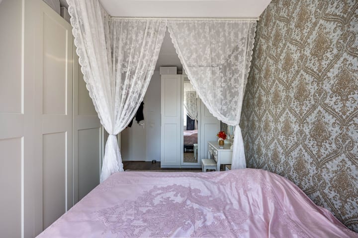Tussenwoning te koop: Bosgouw 322, Almere