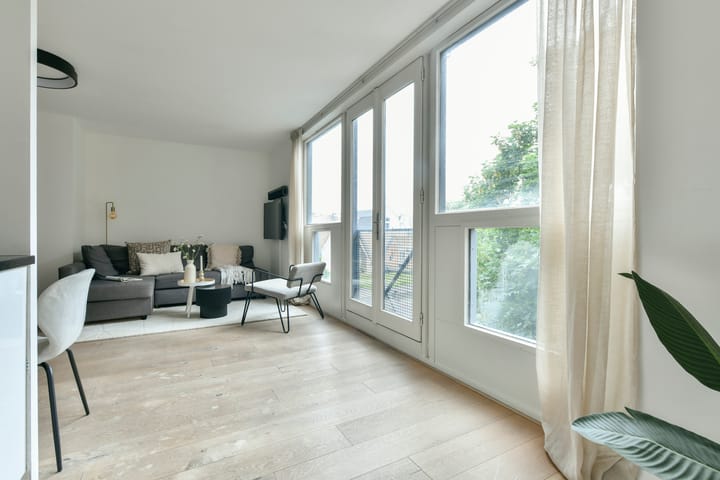 Studio te koop: Haarlemmer Houttuinen 45H, Amsterdam
