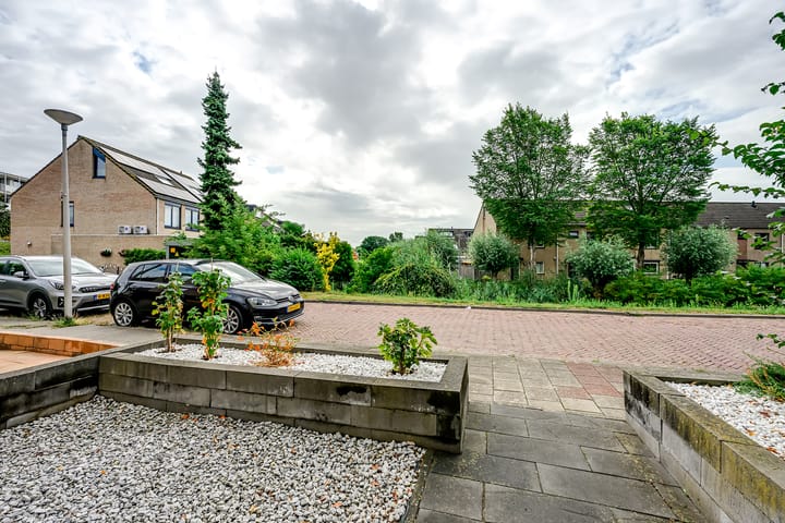 Tussenwoning te koop: Kampanje 5, Rozenburg (Zh)