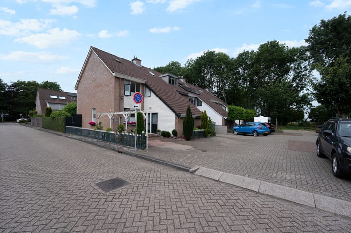 Photo 2 of Burgemeester de Herderplantsoen 11