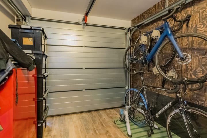 Tussenwoning te koop: Marie Jungiusstraat 25, Velserbroek