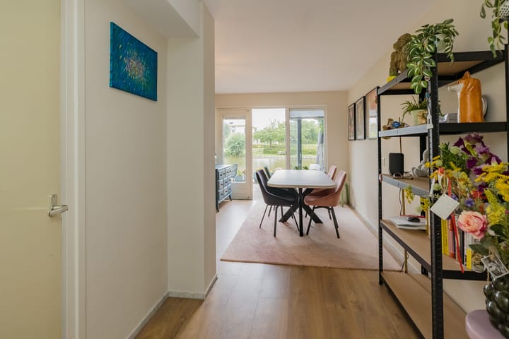 Tussenwoning te koop: Marie Jungiusstraat 25, Velserbroek