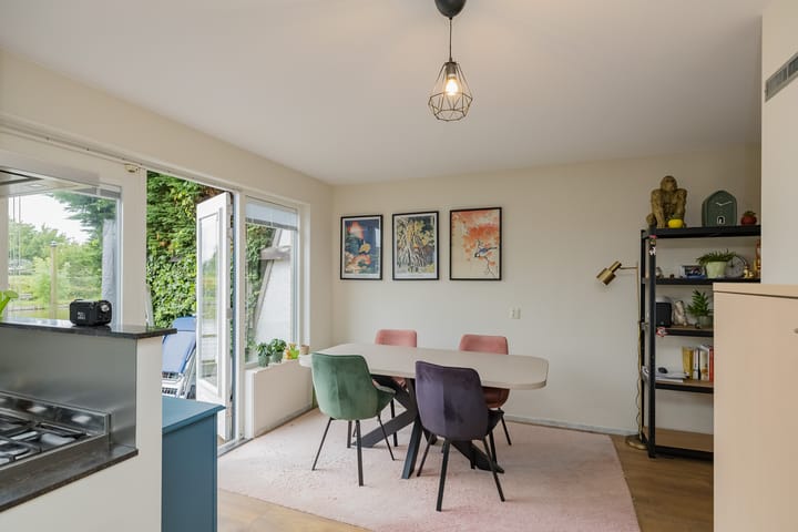 Tussenwoning te koop: Marie Jungiusstraat 25, Velserbroek