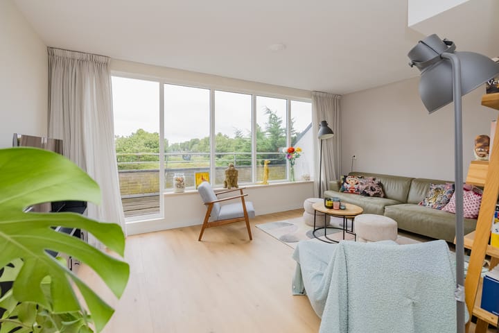 Tussenwoning te koop: Marie Jungiusstraat 25, Velserbroek